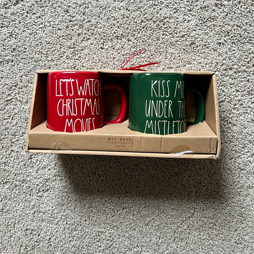 Rae Dunn Festive Mug Set